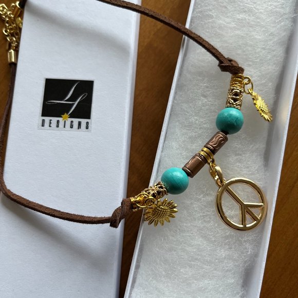 lf Designs: Peace in Sunflowers Choker Collar - Picture 5 of 7